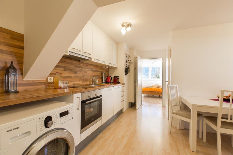 Kitchen or kitchenette, Photo of the whole room, Decorative detail, Seating area, Dining area