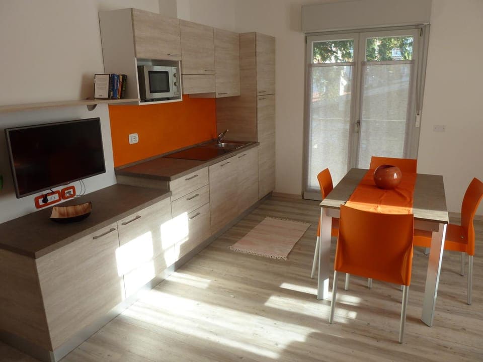 TV and multimedia, Kitchen or kitchenette, Living room, Dining area