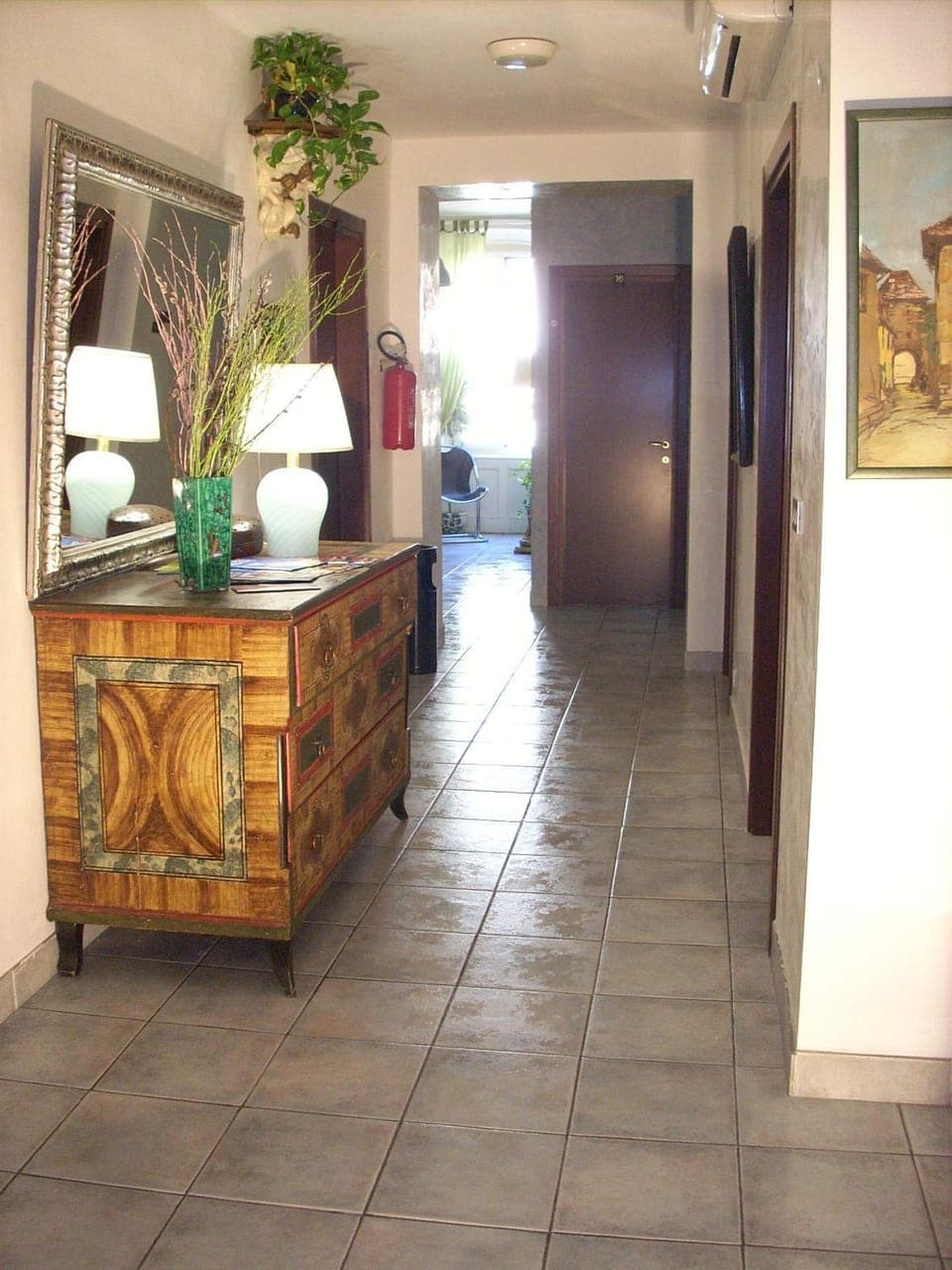 On site, Area and facilities