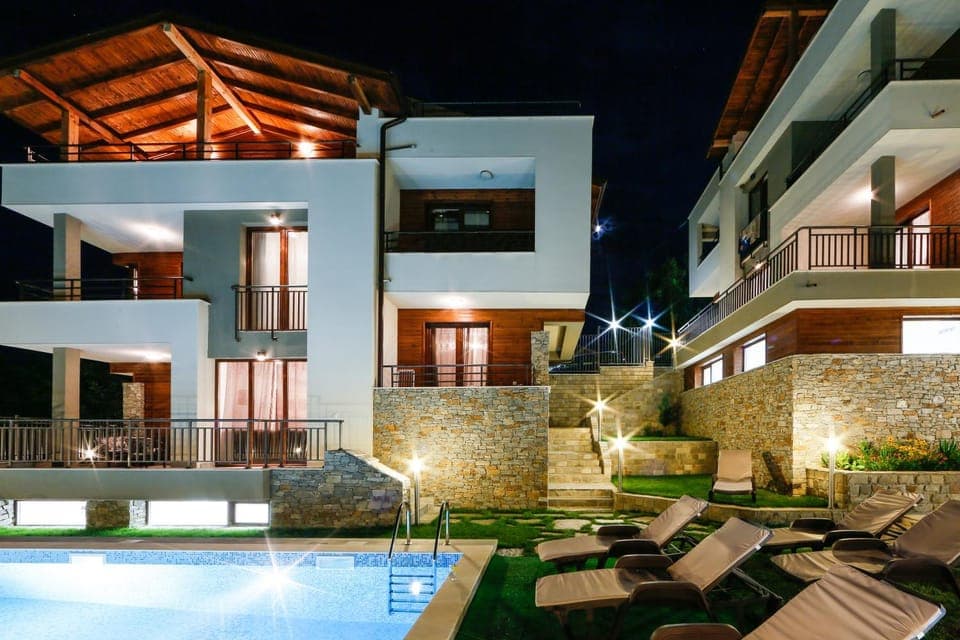 Property building, Facade/entrance, Night, Summer, Garden, Balcony/Terrace, Garden view, Pool view, Swimming pool
