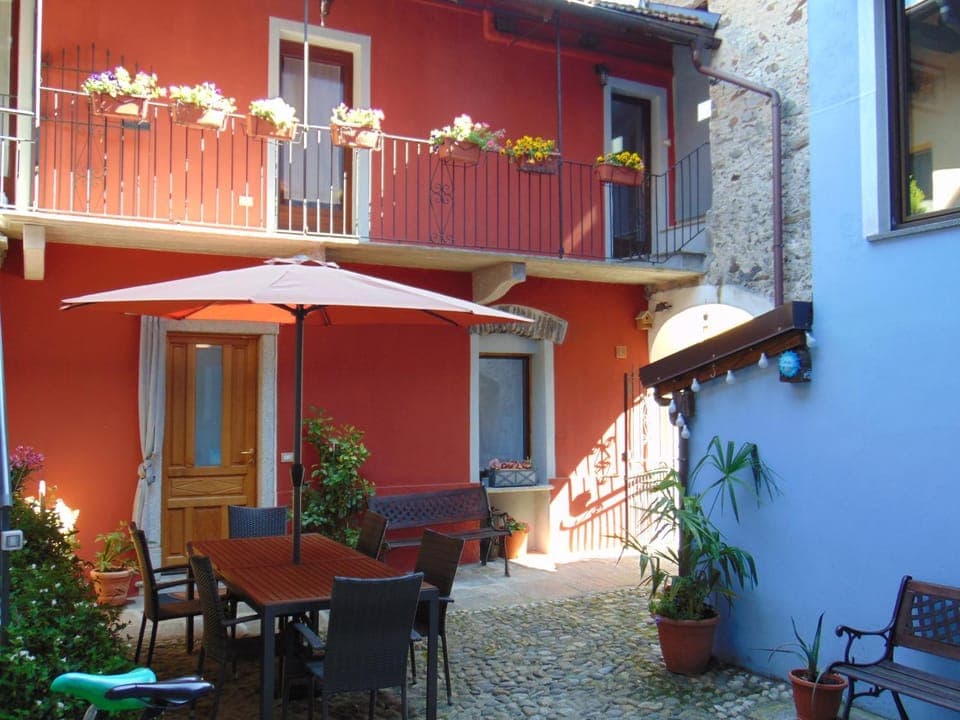 Patio, Facade/entrance