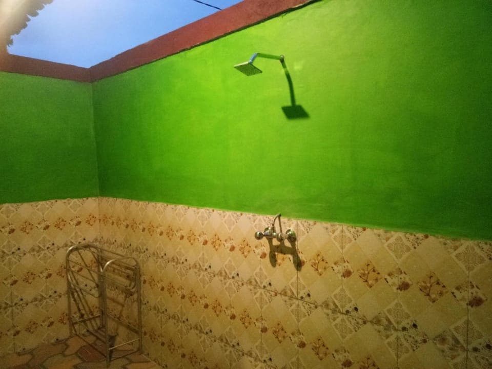 Bathroom, Decorative detail