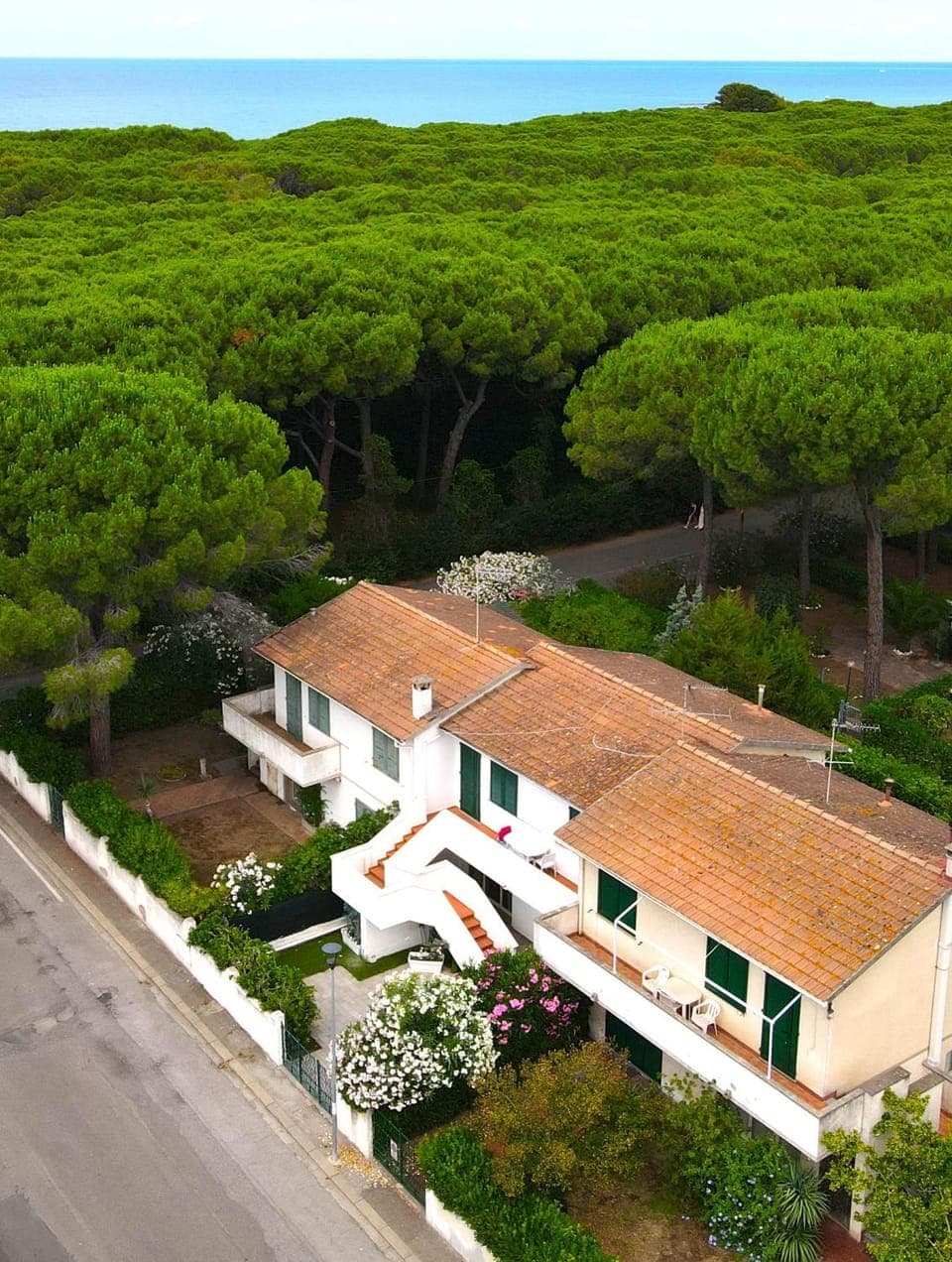 Property building, Bird's eye view, View (from property/room), Sea view, Sea view