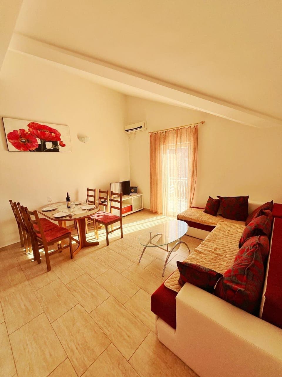 Living room, Seating area, Dining area