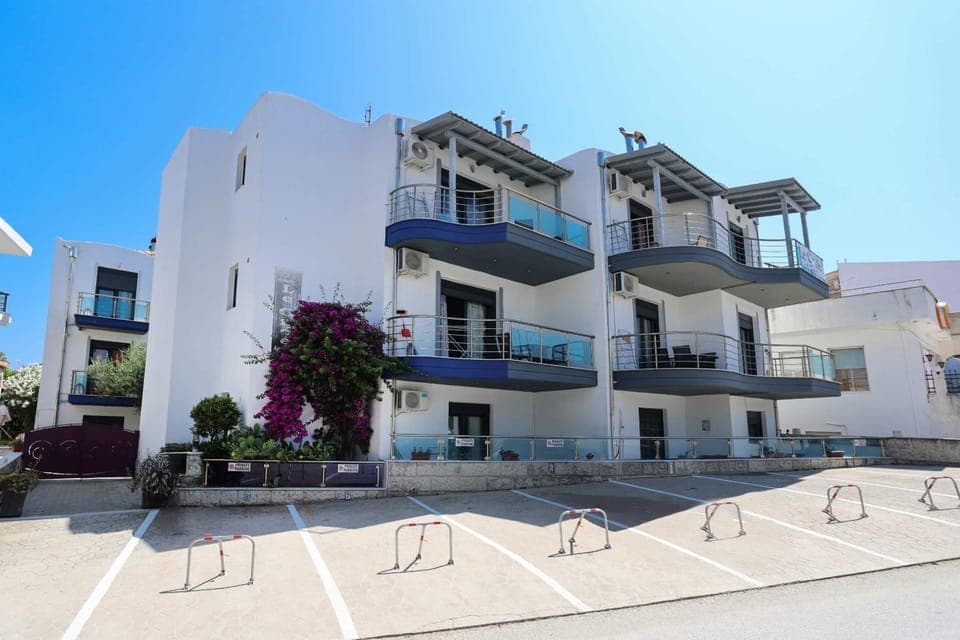 Property building, Day, Street view