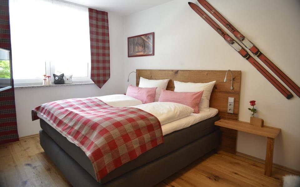 Bed, Photo of the whole room