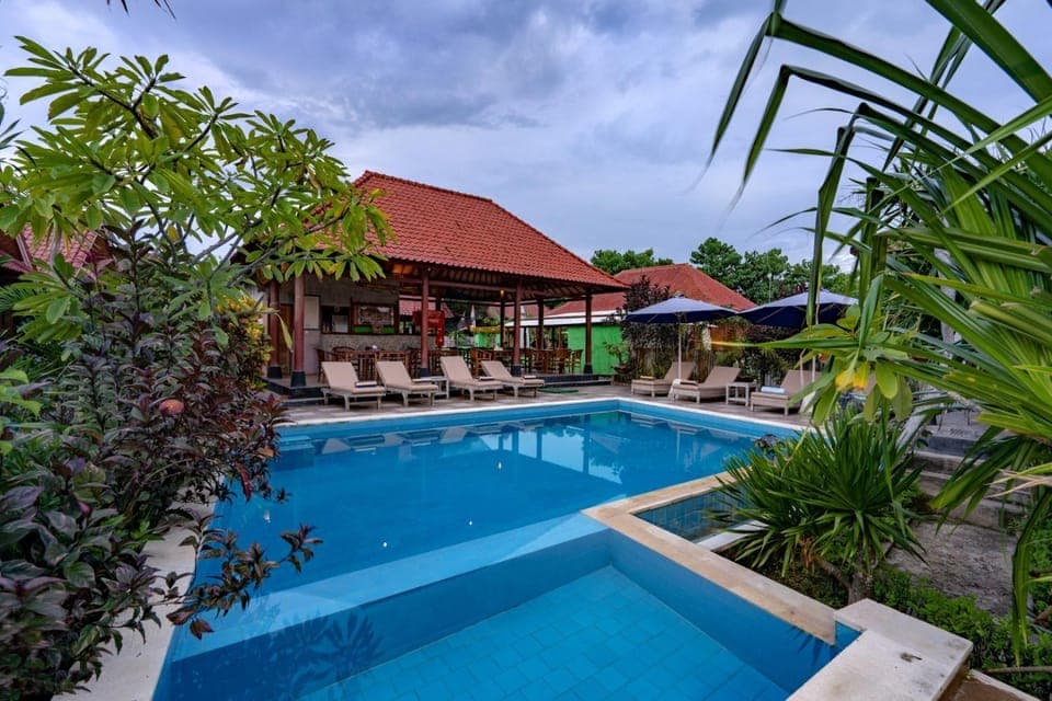 Property building, Swimming pool