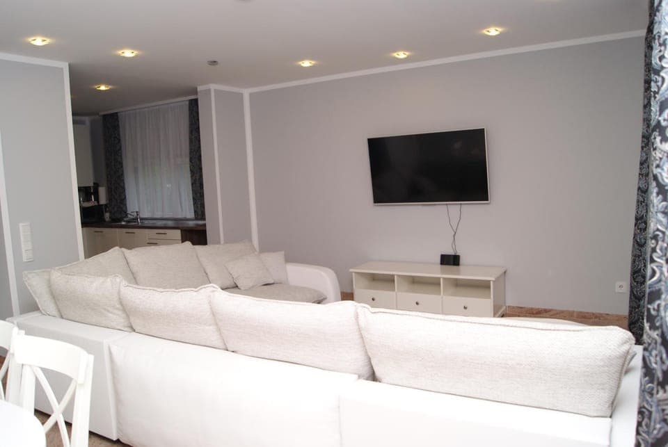 Property building, Photo of the whole room