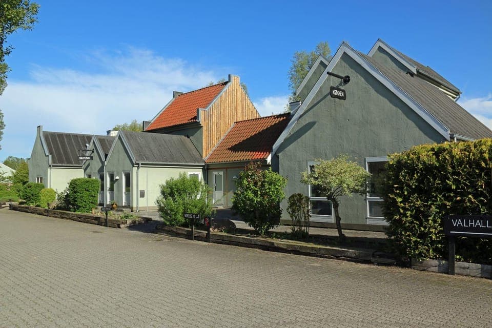 Property building, Garden