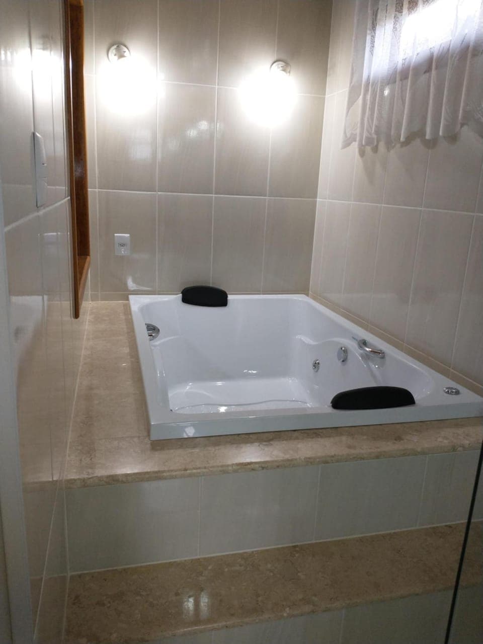 Hot Tub, Bathroom