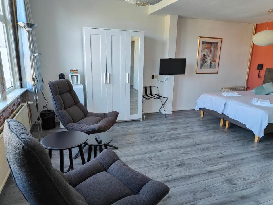 Seating area, Bedroom