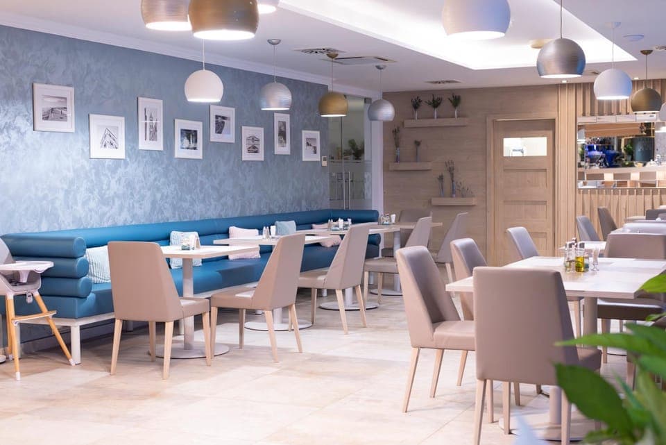 Restaurant/places to eat, Lounge or bar, Seating area, Breakfast