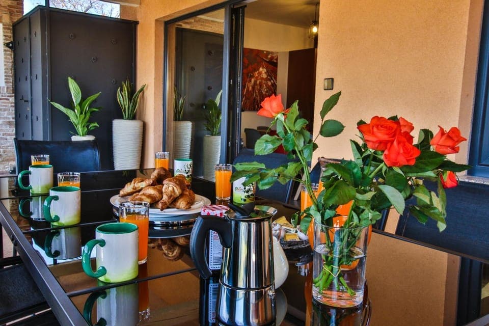 Balcony/Terrace, Decorative detail, Seating area