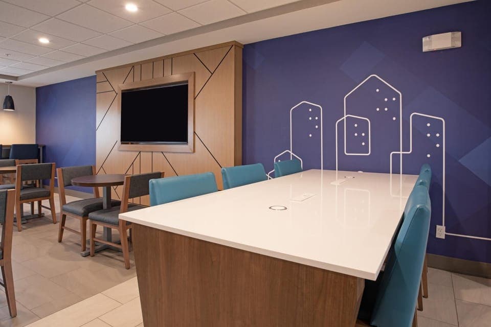 TV and multimedia, Seating area