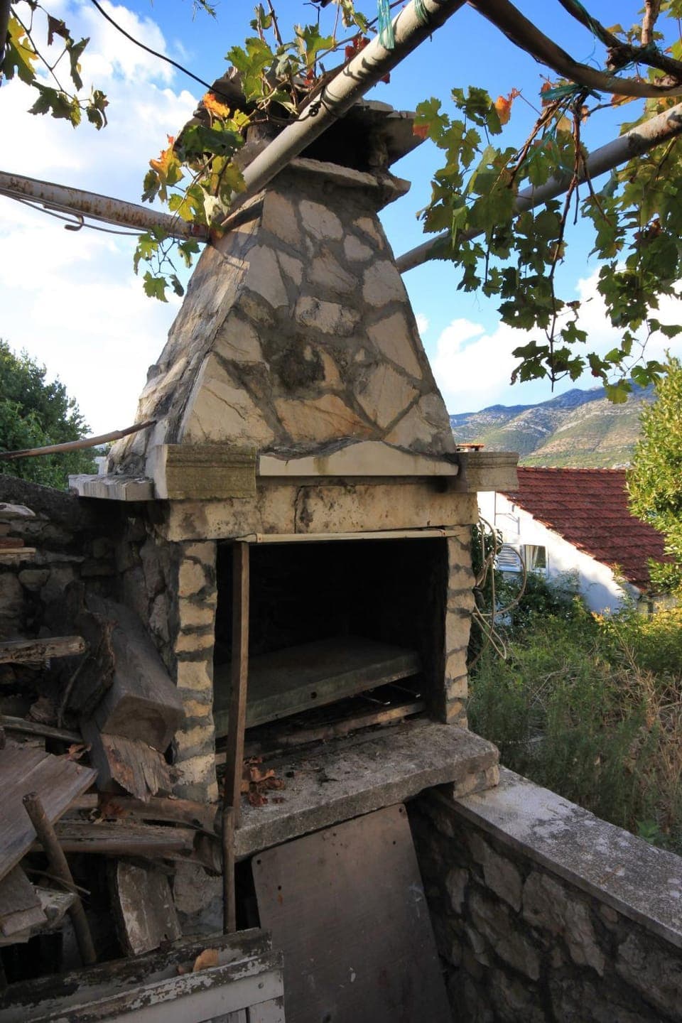 Location, children, Family