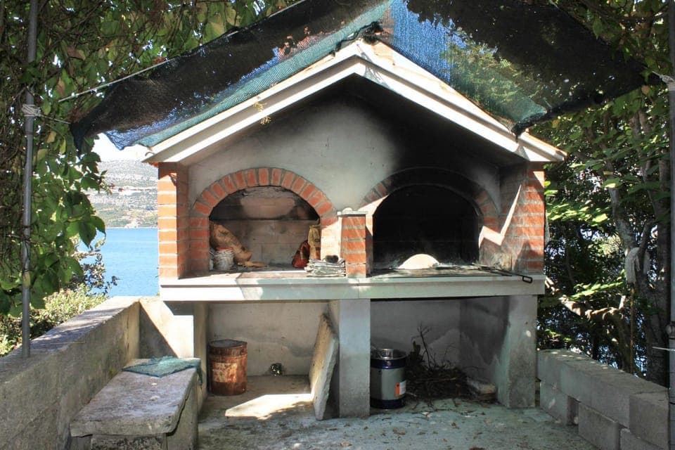 Location, children, Family