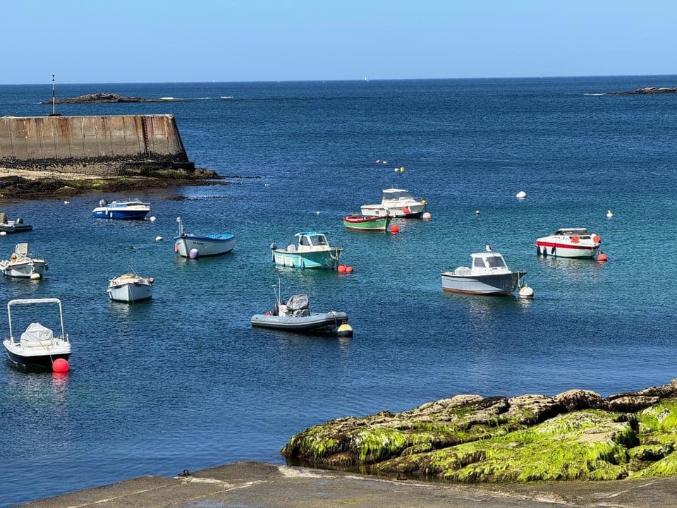 Nearby landmark, Natural landscape