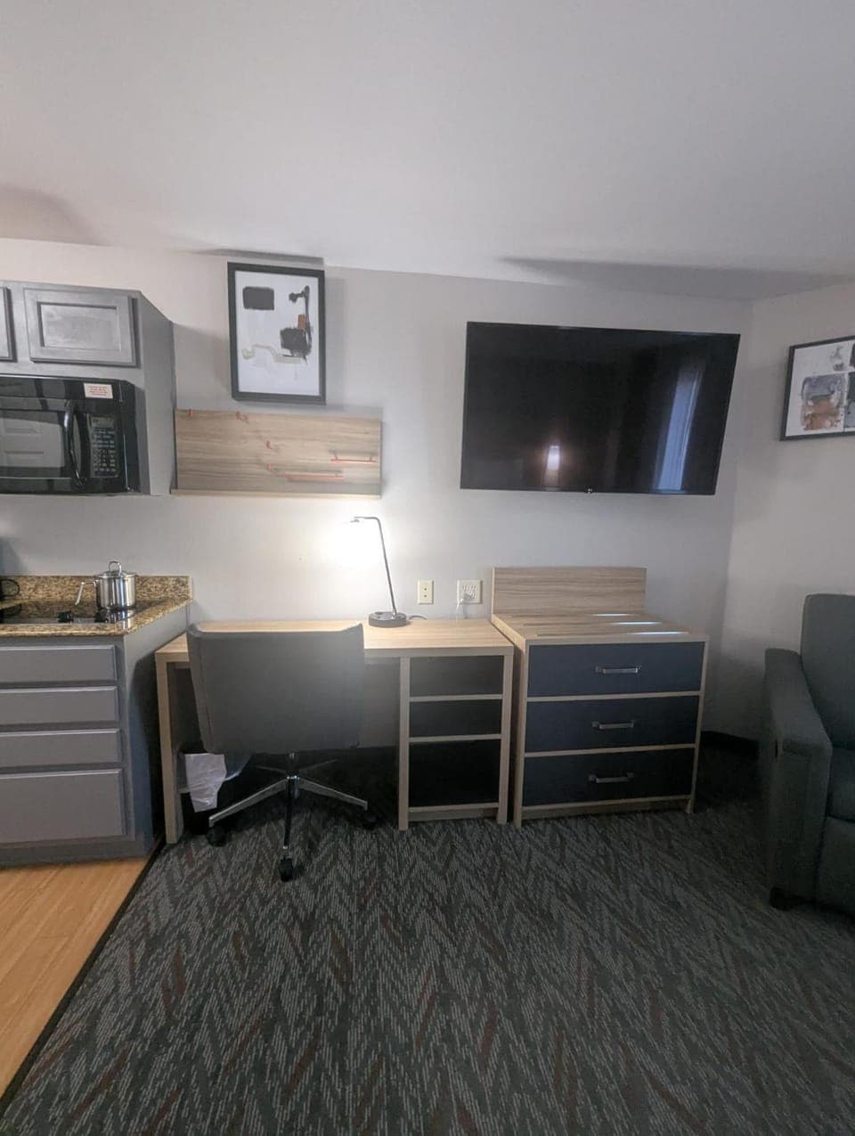 TV and multimedia, Seating area