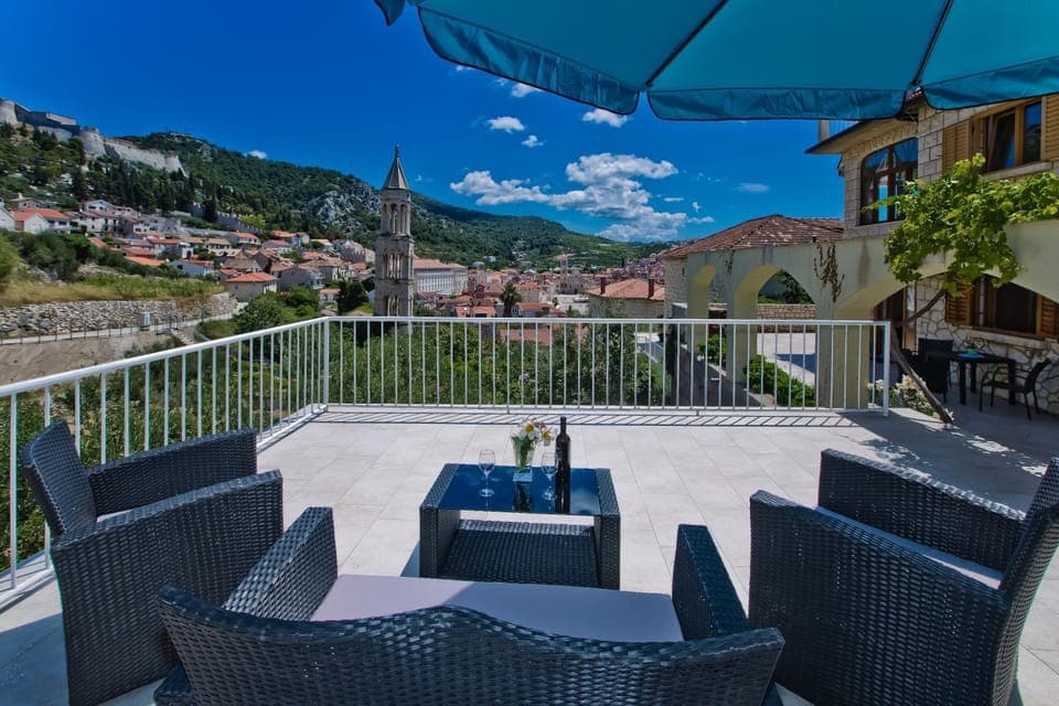 Balcony/Terrace, City view, Landmark view