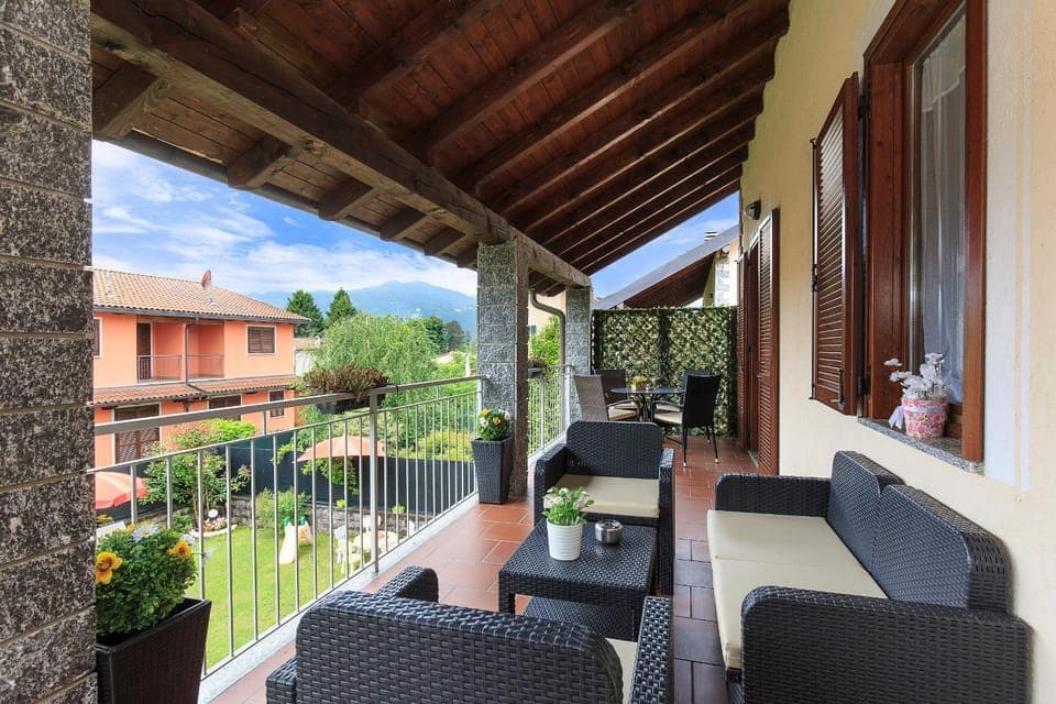 Patio, Balcony/Terrace, Garden view, Landmark view, Mountain view