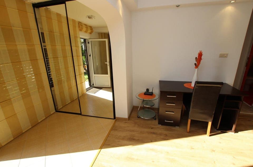 Living room, Other, Photo of the whole room, Decorative detail, Seating area