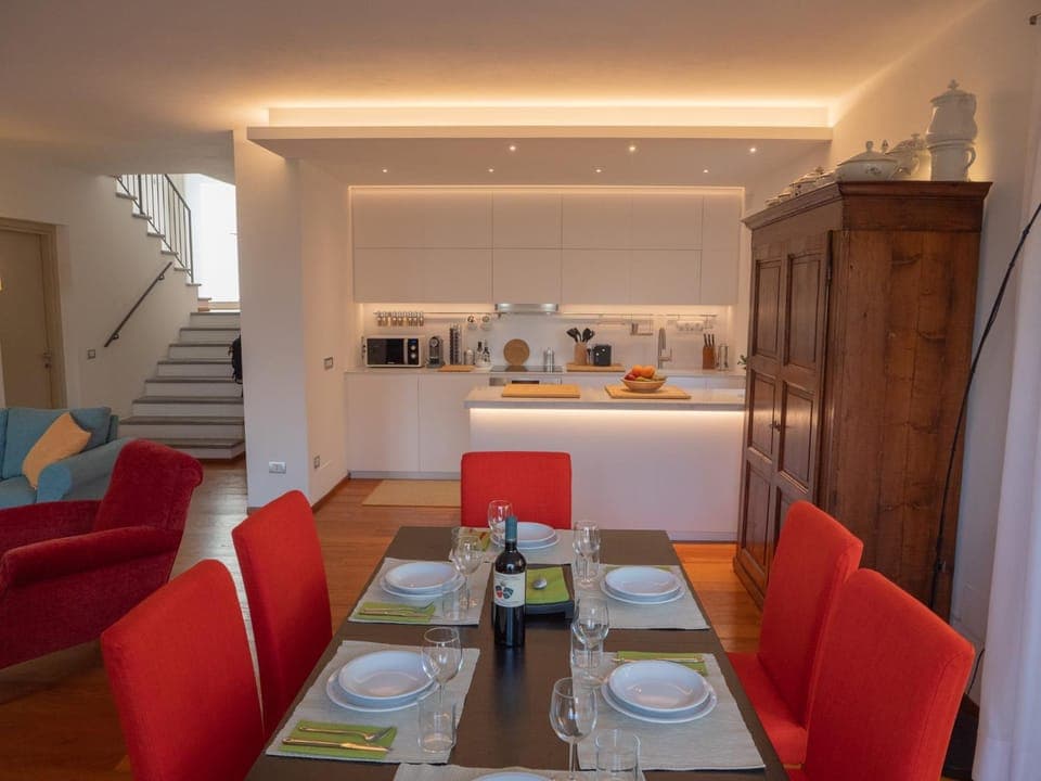 Dining area, kitchen