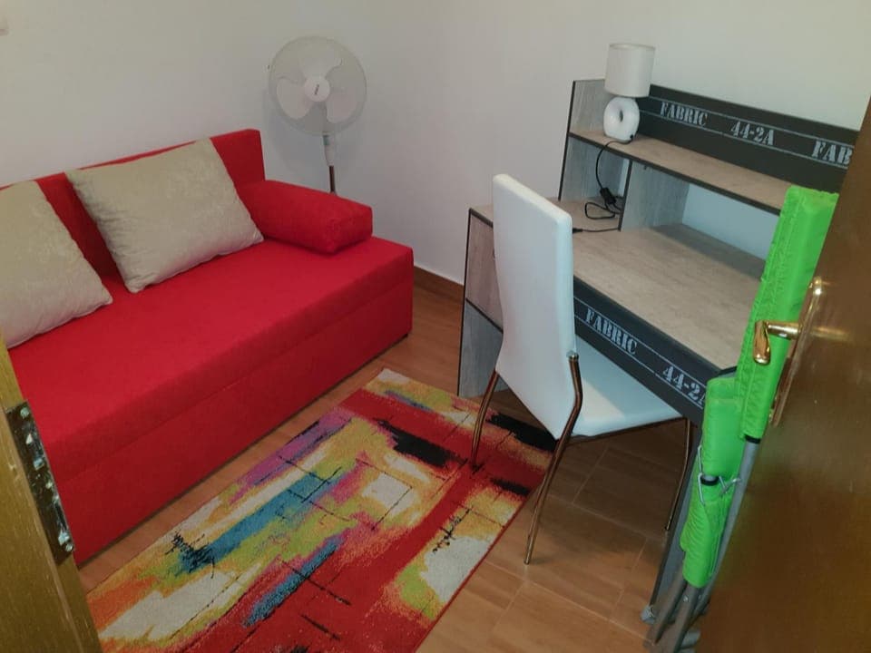 Bed, Seating area, Bedroom