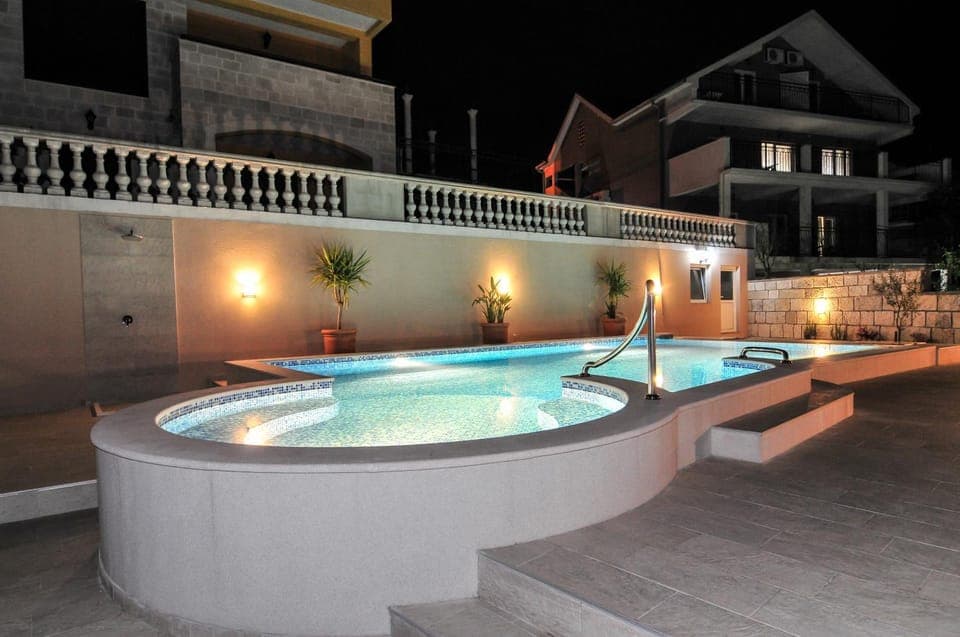 Property building, Seating area, Swimming pool, Swimming pool