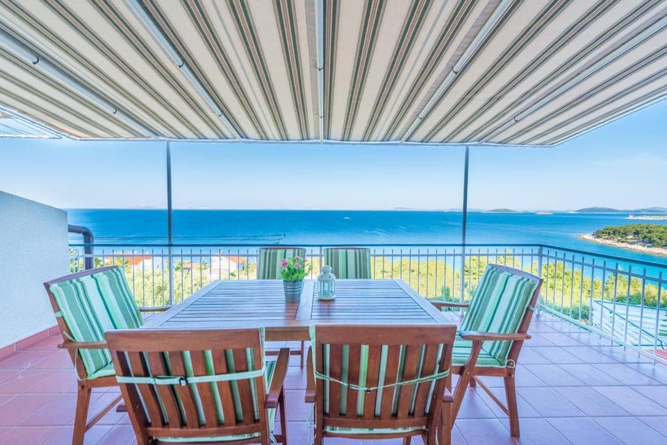 Day, Balcony/Terrace, Lake view