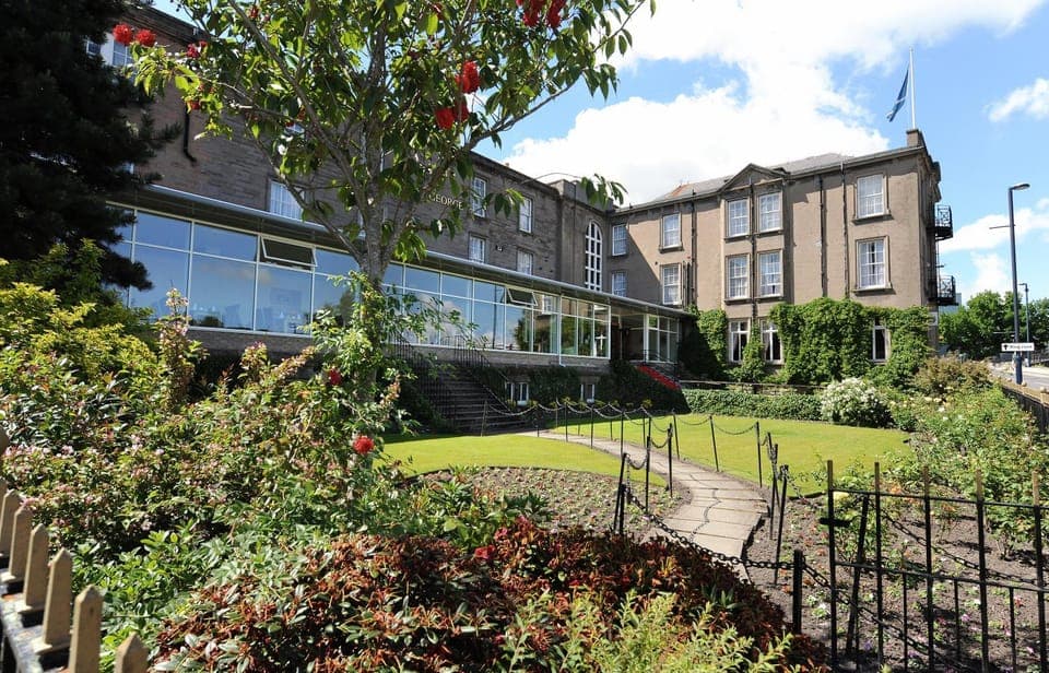 Facade/entrance, Natural landscape, Garden