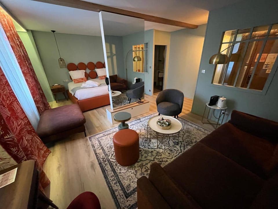 Photo of the whole room