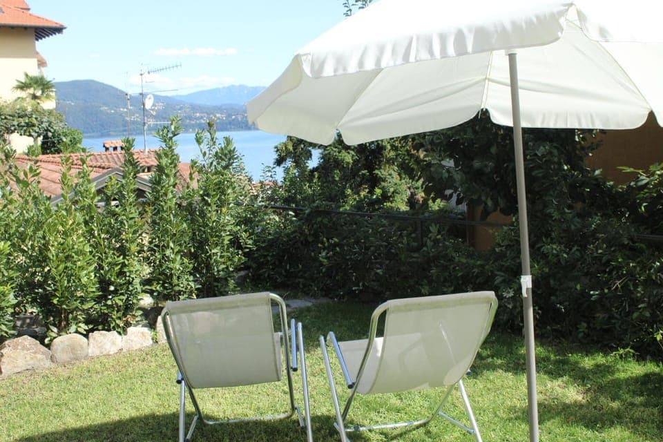 Camera Molly Bed and Breakfast in Cannero Riviera