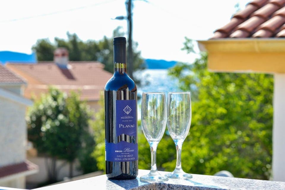 Garden view, Sea view, Street view, group of guests, Family