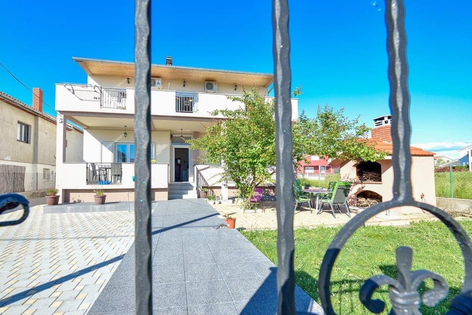 Property building, Patio, Garden