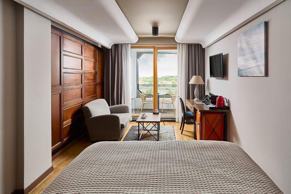 TV and multimedia, Living room, Bedroom, River view, minibar