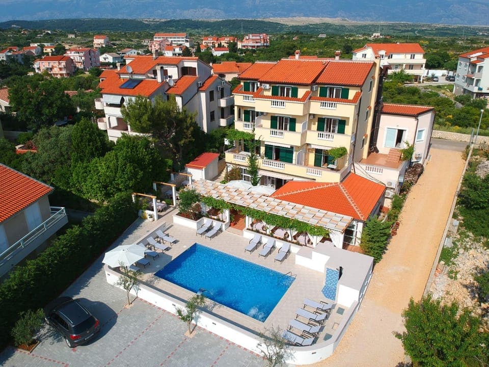 Property building, Swimming pool