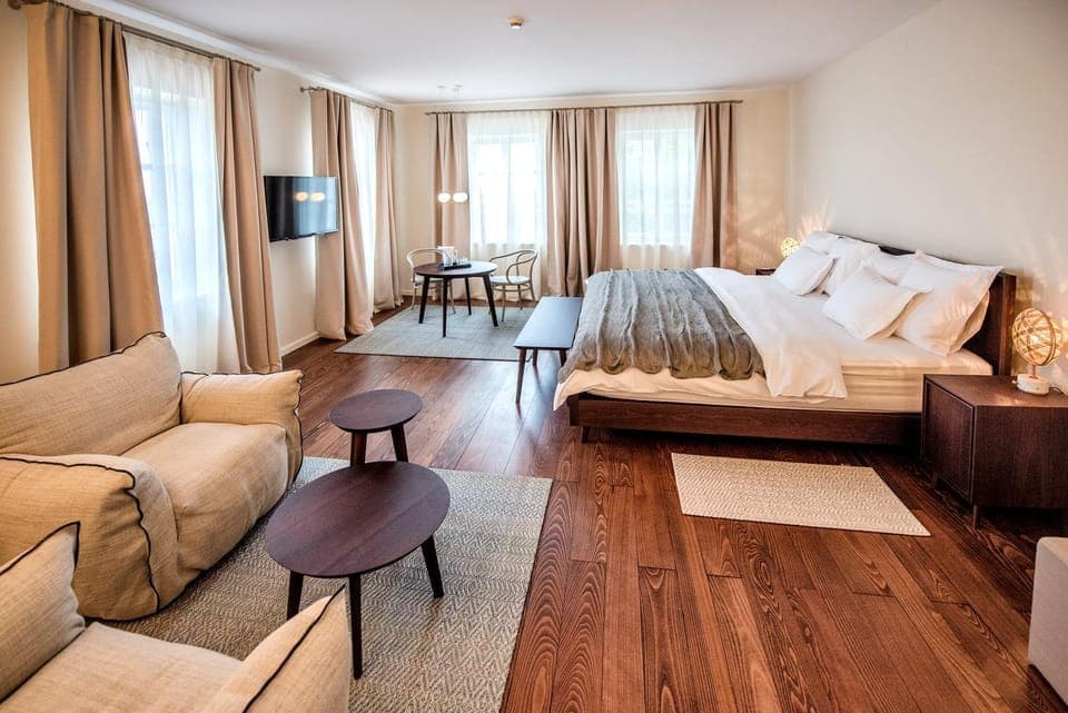 TV and multimedia, Photo of the whole room, Bedroom