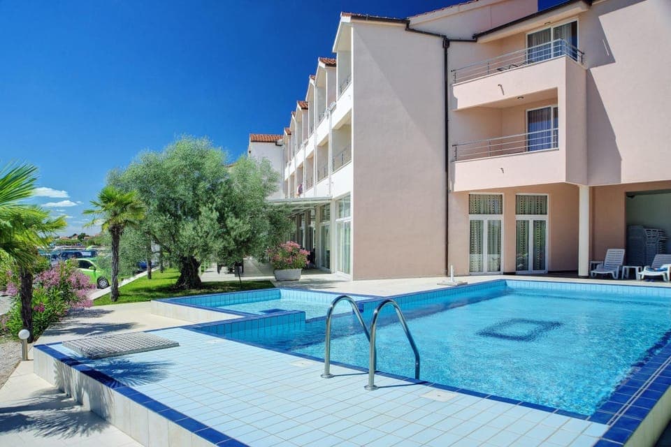 Pool view, Swimming pool, Swimming pool