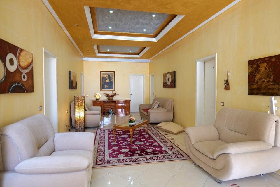 Living room, Seating area