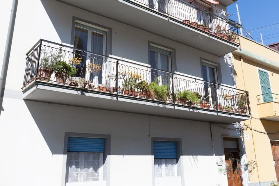 Property building, Neighbourhood, Balcony/Terrace