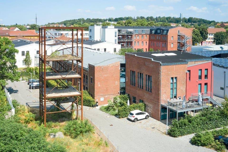 Property building, Facade/entrance, Parking