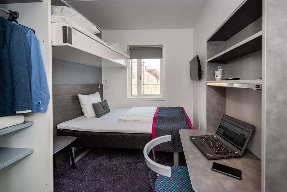 Bed, TV and multimedia, Coffee/tea facilities, Seating area, Bedroom, bunk bed, internet