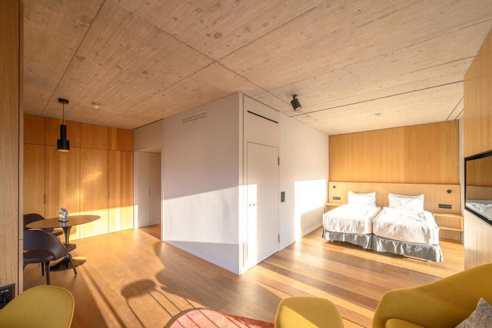 Bed, Photo of the whole room, Seating area, wardrobe