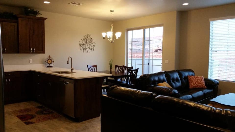 Photo of the whole room, Dining area