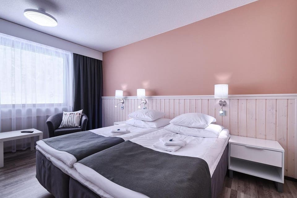 Bed, Day, Photo of the whole room, On site