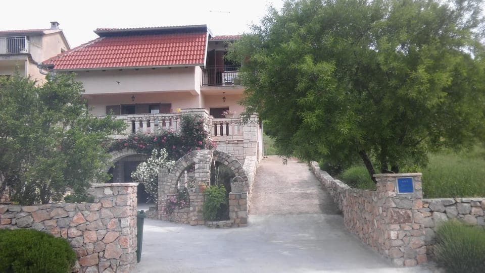 Property building, Facade/entrance