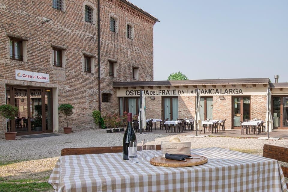 Restaurant/places to eat, Facade/entrance, Food close-up, Property logo or sign, Garden, Balcony/Terrace, Banquet/Function facilities, Alcoholic drinks