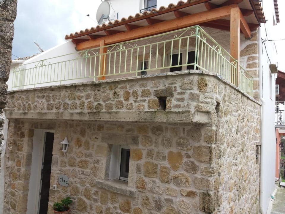 Facade/entrance, Balcony/Terrace