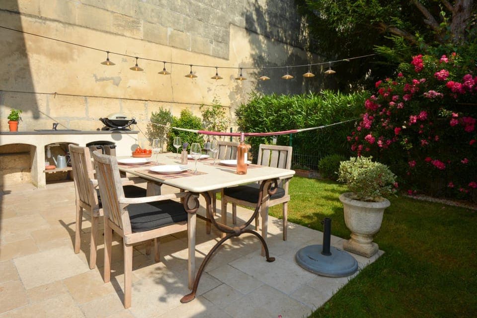Patio, BBQ facilities
