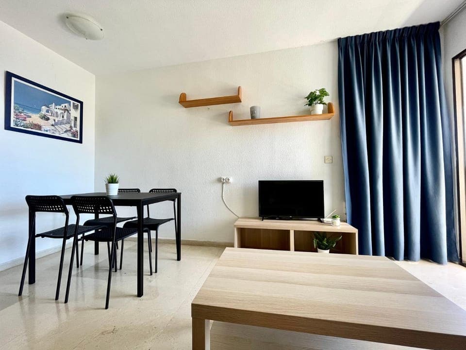 TV and multimedia, Living room, Seating area, Dining area, Sea view